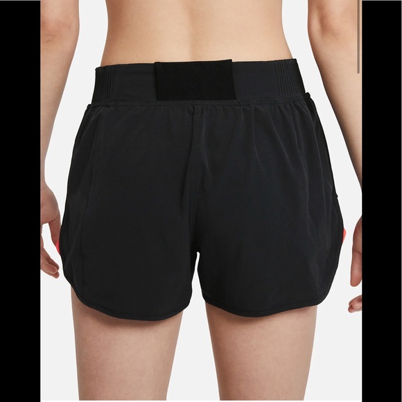 MWT Nike Dri-FIT Run Division Tempo Luxe
Women's Running Shorts - Picture 3 of 8